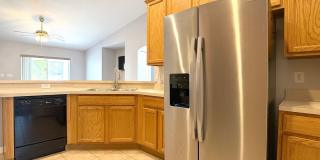 Beautiful 3 Bed 2 Bath Ranch Pool Home! Lawn & Pool Care Included! Gallery 8