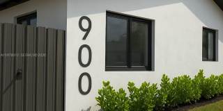 900 Northwest 8th Avenue Gallery 1