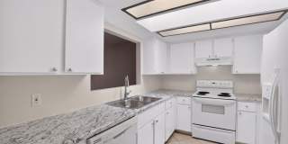 Modern Updated Tempe Townhome Near ASU & Downtown with Resort-Style Amenities Gallery 16