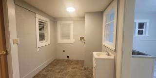 Charming 2 bed 1 bath Gallery 16