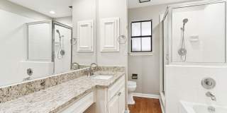 GROUND-FLOOR 2-BEDROOM ALAMO HEIGHTS CONDOMINIUM Gallery 23