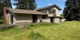 Large Mount Vernon Home on Acreage Gallery 1