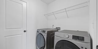Beautiful 3-bed, 2.5 bath end unit townhome in Penley Place of Clover! Gallery 22