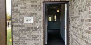 402 Red Robin St Gallery 3