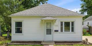 $1,200 | 1 Bedroom 1 Bath | Slab | W&D |Central A/C| Back deck| Large yard Gallery 1