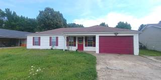 3Bed/2Bath house w/ den & spacious backyard Gallery 1