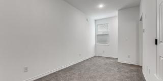 1835 W Poplar Gallery 13