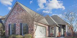 Spacious 3-Bedroom Home in Desirable Manchac Commons Gallery 1