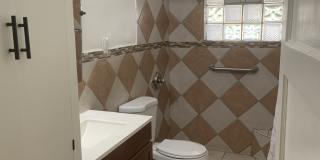 1735 West Fairmount Avenue Gallery 7