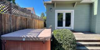Charming Home on Cul-de-Sac w/Jacuzzi, Fireplace, Garage || Minutes from Downtown Napa! Gallery 31