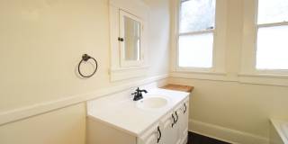 834 East University Avenue - House Gallery 14