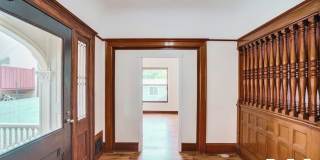 Expansive Six Bedroom House Steps from USC Campus! Gallery 6