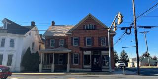 824 N QUEEN Street Gallery 1