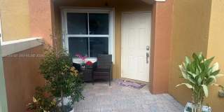 943 SW 143rd Ter Gallery 5