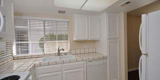Freshly Painted 2BR/2.5BA Condo with Peak a Boo Ocean View!! Gallery 7