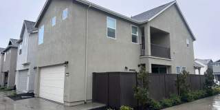 Beautiful/Spacious 3/2.5 (SOLAR) Natomas!  Please reference ad for viewings! Gallery 3