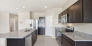 Beautiful Kitchen, Open Layout, and Room to Relax! Gallery 6