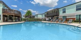 Montabella at Oak Forest Apartments Gallery 3