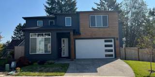 *Contemporary Home, Stylish Luxury, Central Air, Pet Friendly, Fenced Yard Gallery 1