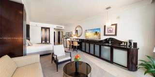 4391 Collins Ave Gallery 2