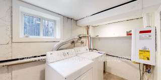 712 Harrison St Gallery 25