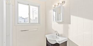 Stunning 3 bedroom home in Ambridge available August 1! Gallery 3
