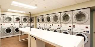 1600 East Avenue Apartments Gallery 24