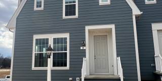 2 bedroom  - 2.5 bathroom End-Unit Townhouse FOR RENT Gallery 1
