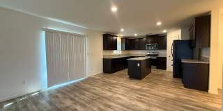 five bedrooms and three and a half bathrooms home in Fresno, CA Gallery 10