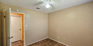 HUGE RENT REDUCTION & AVAILABLE NOW! Gallery 23