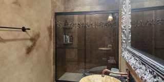 Fully Furnished! Charming 1BED/1BATH private space located in the desirable North Scottsdale ! Gallery 13