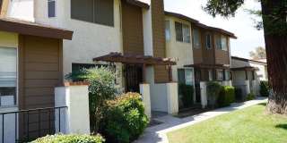 Stunning Townhome in Southwest Bakersfield! Stunning Townhome in Southwest Bakersfield! Gallery 1