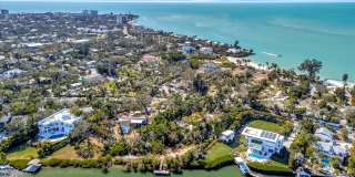 ALL THE CHARM! - Siesta Key 1+ acre on the Bay - 3 bed/ 2 bath pool home Gallery 65