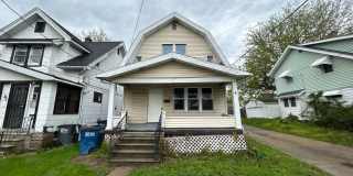 Charming 3 Bedroom Home Near East Toledo & Downtown Gallery 1