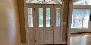 3BR 2.5BA + Bonus Executive Townhome Near MTSU, FREE Lawn Care! Gallery 6
