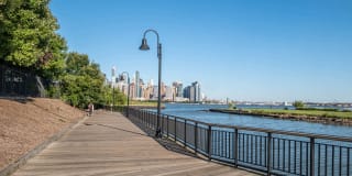 Hudson Point Gallery 36