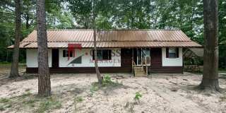 Tour Today! Charming Country Retreat at the End of a Quiet Road Gallery 1