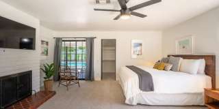 Luxury Mid-Century Retreat in the Heart of the Historic Movie Colony (Monthly Only - No Long Term) Gallery 4
