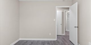 Chateau Apartments Gallery 33