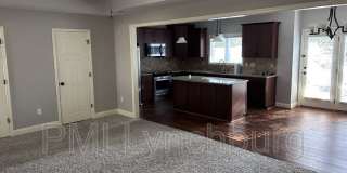 1040 Commonwealth Circle Gallery 16