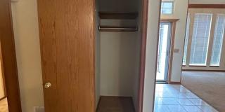 4 Bed, 2.5 Bath Brick home with 2 car garage Gallery 28