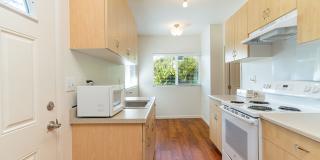 Available Now!  Attached 1-bedroom, 1-bath cottage in Pacific Palisades in Pearl City Gallery 4