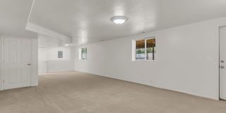 Spacious 5 Bed Kaysville Home with 3-Car Garage Gallery 27