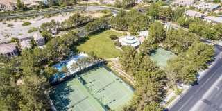 Queensridge Beauty - 5 bedroom on a 1/4+ acre lot Gallery 18