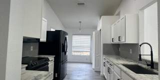 4 Bedroom / 2 Bath House Gallery 8