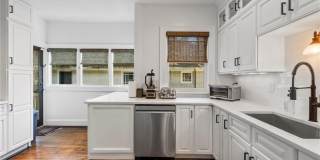 663 Yorkshire Road NE Gallery 24