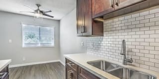 Del Amo Place Apartment Homes Gallery 25