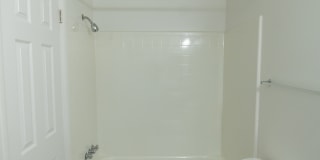 Embassy West Apartments Gallery 12