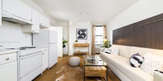 Adelphia House Gallery 14