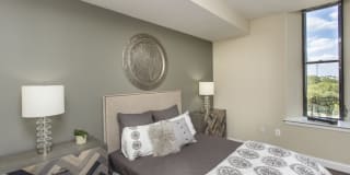2100 Parkway Gallery 8